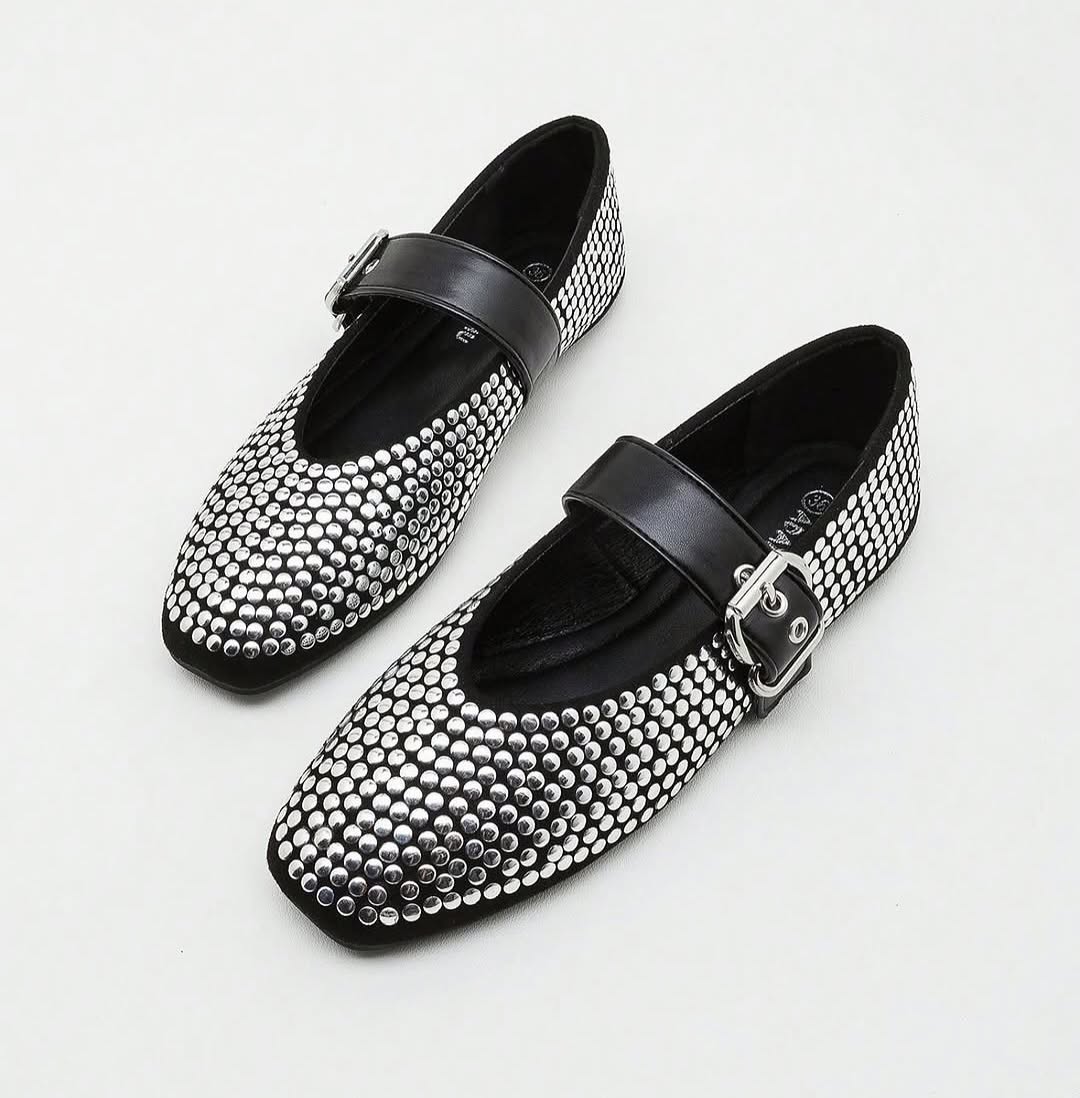 .Studded Silver/Black Shoes